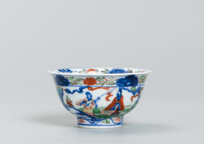 明 萬曆五彩神仙故事龍紋小杯