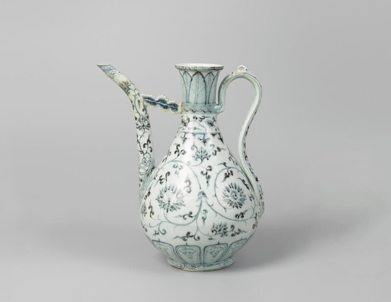 An extremely good and rare blue and white ewer